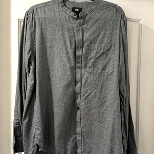 Men’s gray/black H&M mandarin collar button up